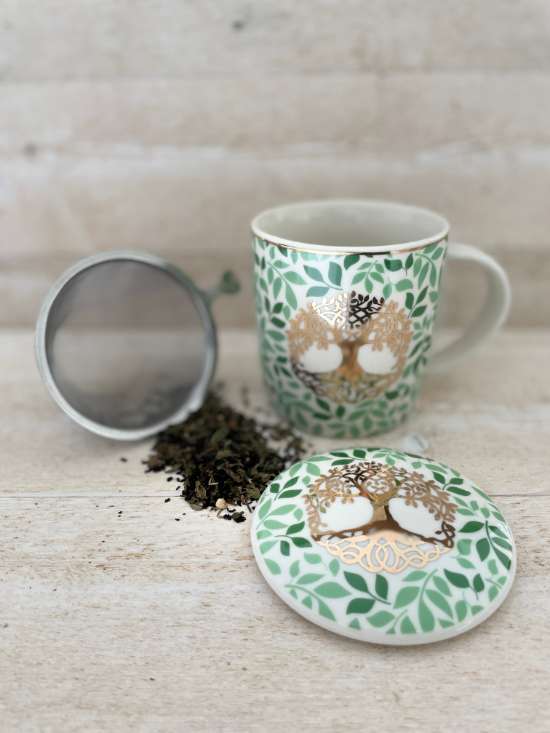 Mug avec infuseur pour le thé et couvercle arbre